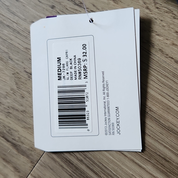 NWT Black Jockey Sport Capris - Picture 5 of 6